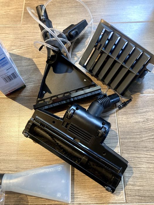 Aspirator profesional cu spalare Bosch BWD421PRO, Filtru Hepa, ca NOU