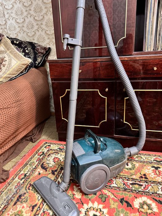 Продается пылесос бытовой