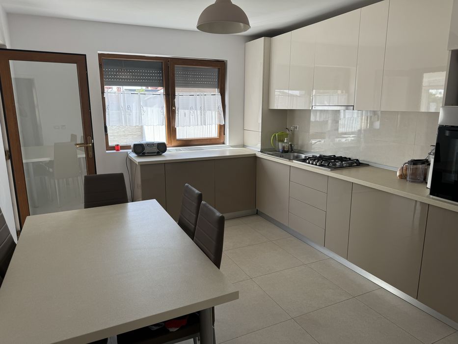 Proprietar Vand Duplex 110 mp utili, piscina, Mosnita Noua