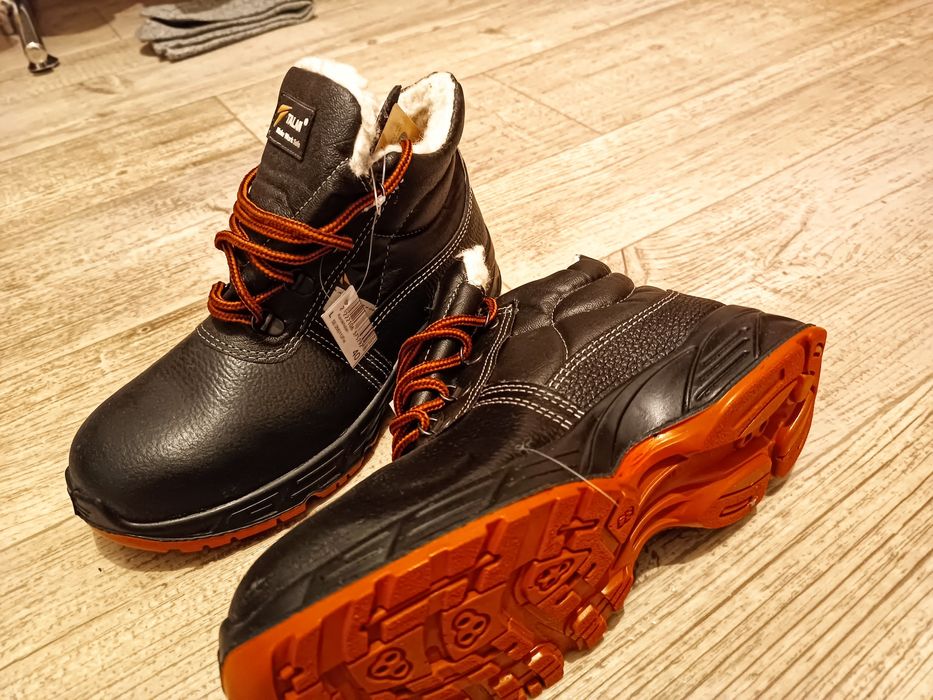 Продам спец обувь