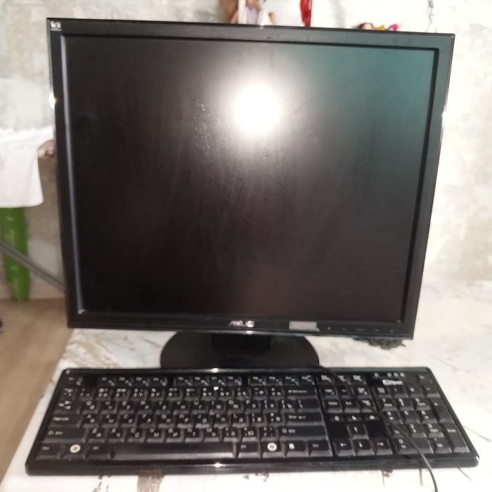 Монитор с клавиатурой
