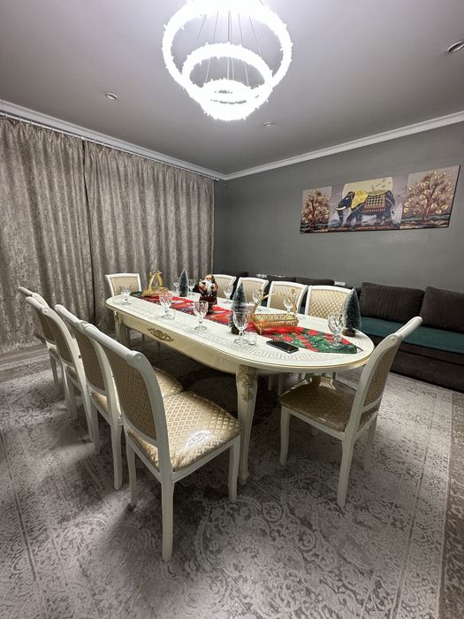 Продам стол для зала