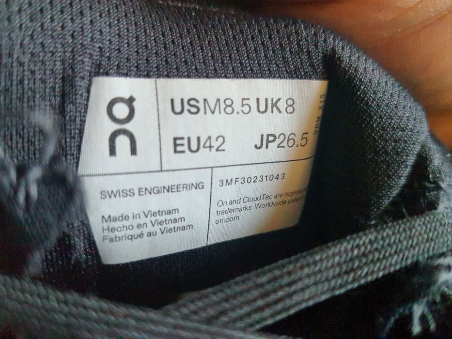 On Cloudultra 3 Swiss Engin 42 transport gratuit