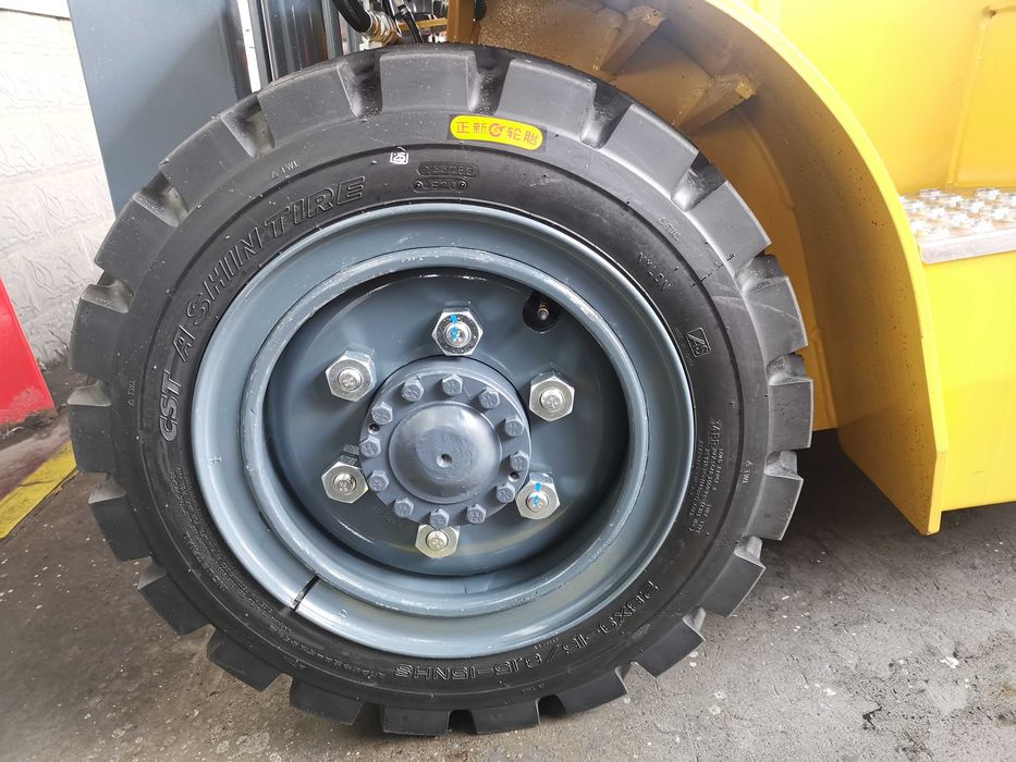 вилочный погрузчик