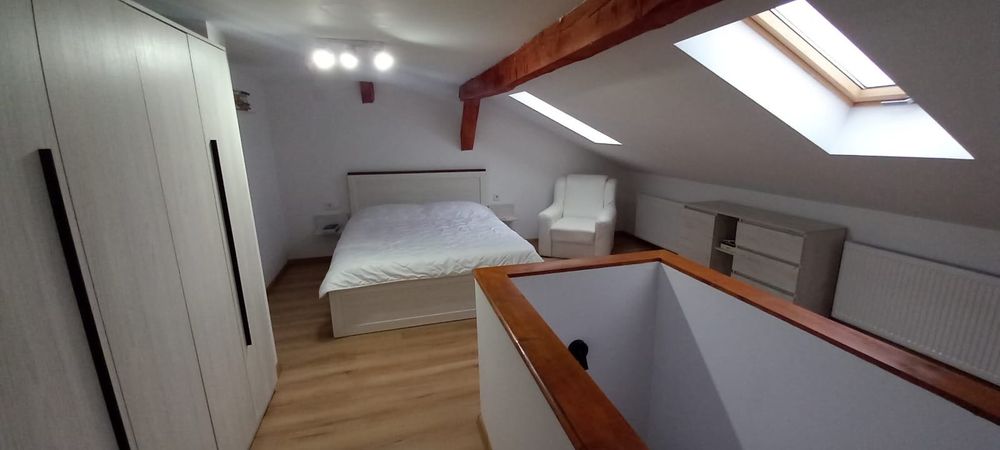Închiriez apartament in Sanpetru