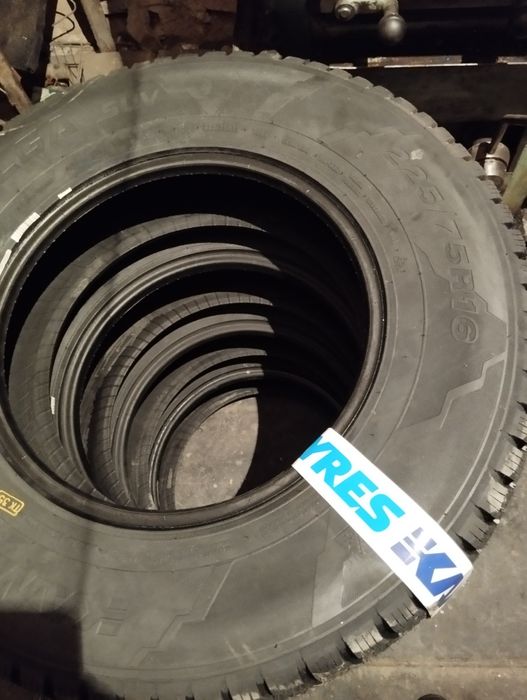 Продам зимние шины 225.75.R16