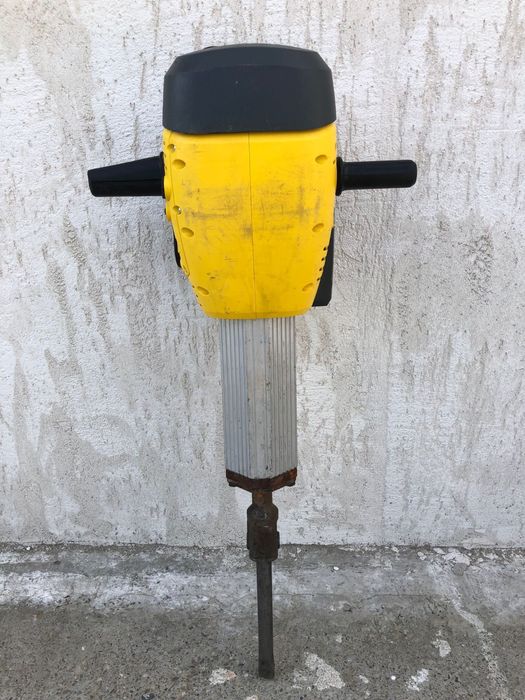 Demolator pe benzina  Wacker Neuson BH 65 ca nou