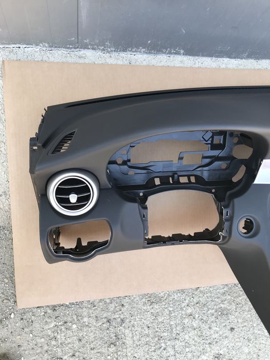 Plansa bord mercedes c-class 2022