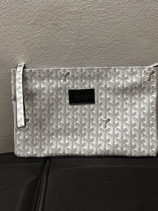 Goyard cluthc bag