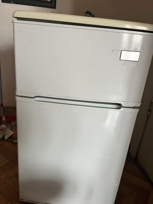 Продам холодильник б/у .