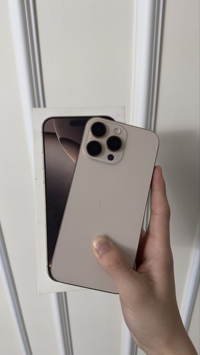 продаю iPhone 16 pro max