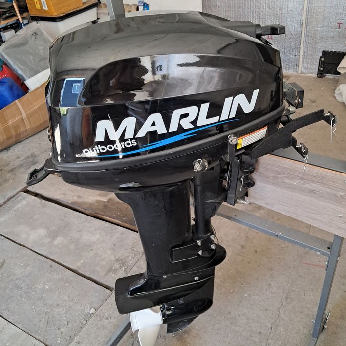 Лодка стеклопластиковая тримаран