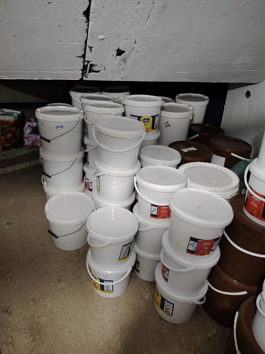 Vând miere  de mană  și rapiță