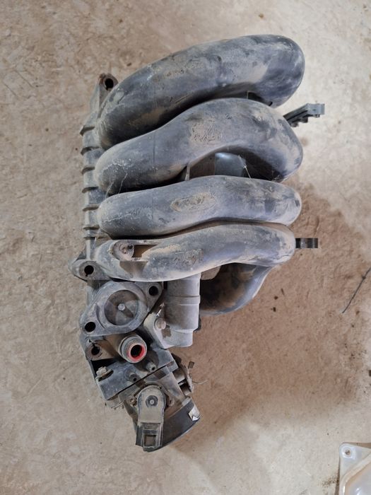 Впускной коллектор