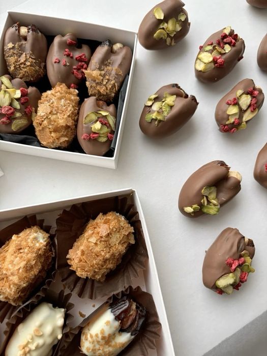 Финики в шоколаде