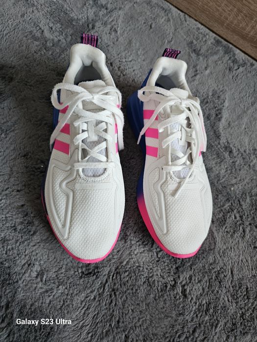 Дамски маратонки Adidas бели синьо и розово