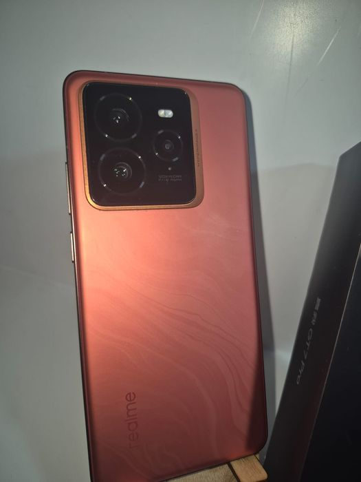 Телефон Realmy Gt 7 Pro