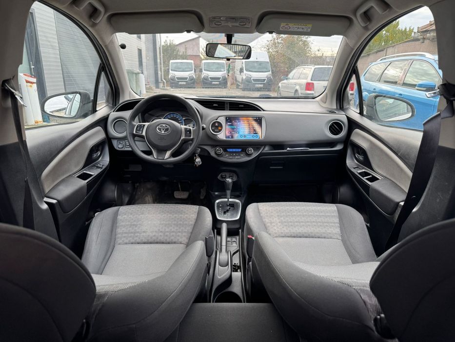 Vând Toyota Yaris