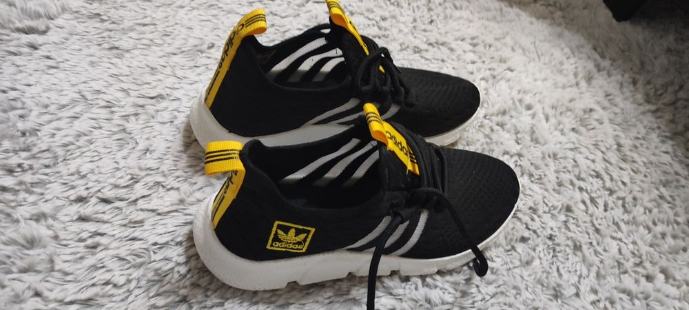 Маратонки adidas 40-41