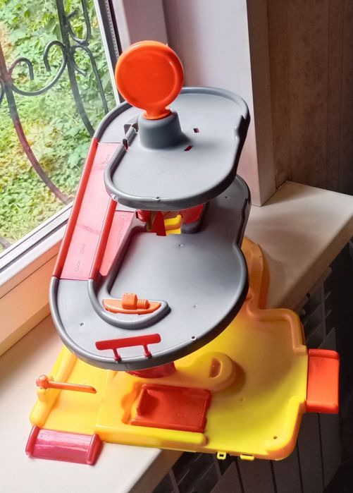 Гараж для машинок