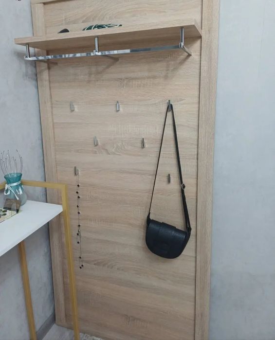 Продам обувницу и навесную вешалку