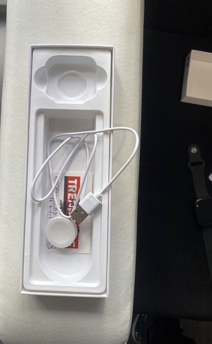 Smart часовник+Безжична зарядна станция3в1