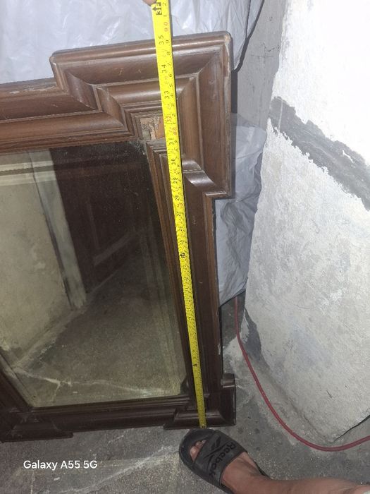 Oglindă veche din lemn masiv
