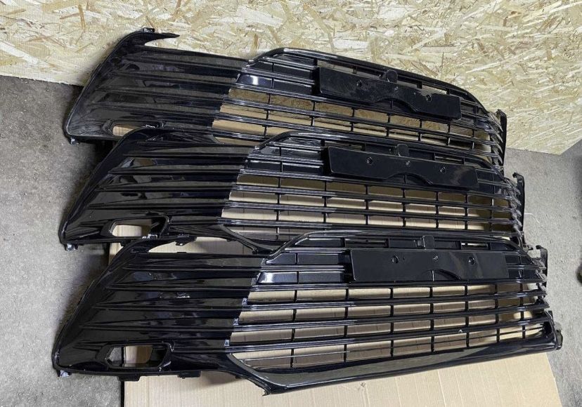 Решетка Camry 70/75  решетка в бампер решетка радиатора Камри 70/75