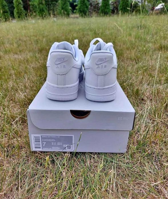 Adidasi Nike Air Force 1 White Edition (Trimit colet cu verificare)