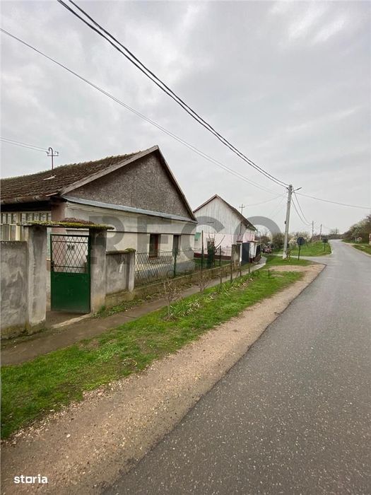 Casa renovabila cu teren mare in Vaida, comuna Rosiori
