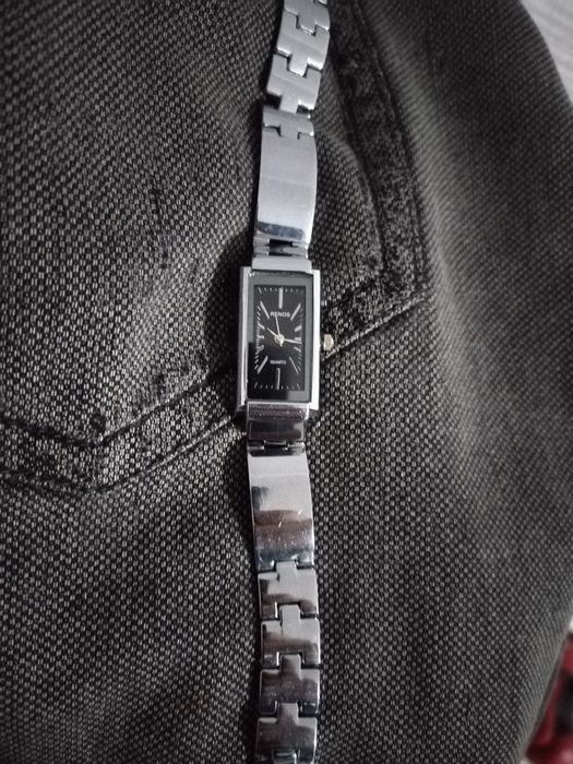 Женские часы QMax