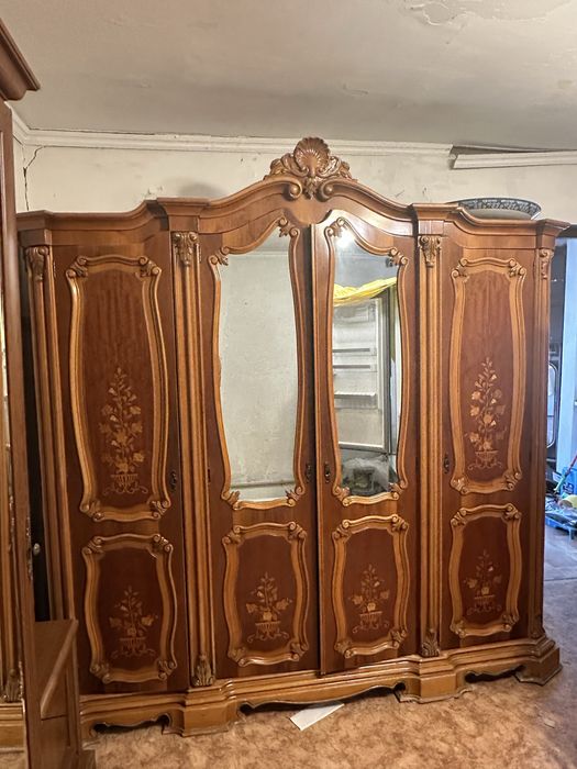 Продам румынский гарнитур Мона Лиза