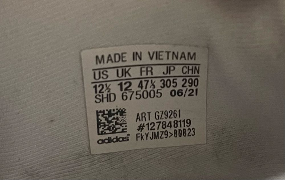 Vind adidas in stare foarte buna