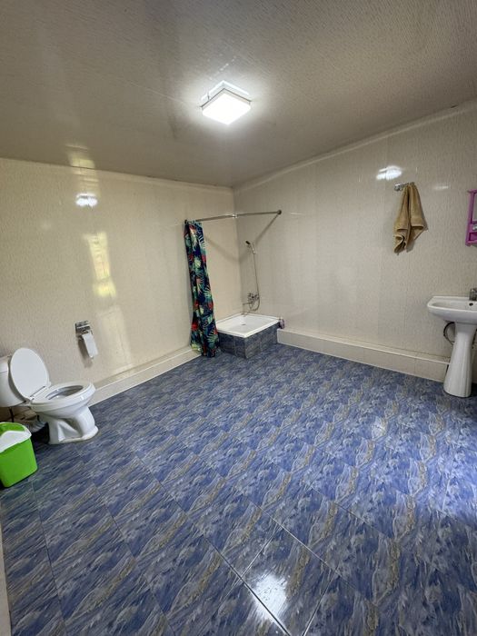 Кибрай уй сотилади