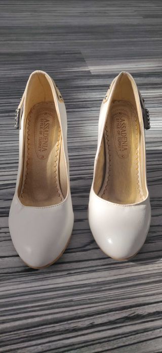 Vand pantofi de dama (SH)