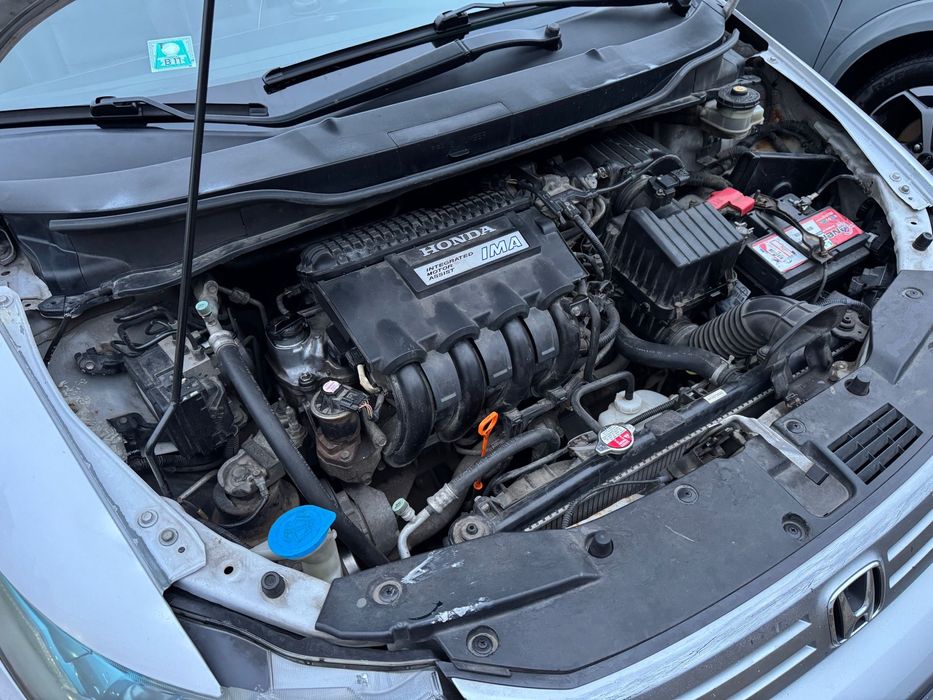 Vând mașină automată hibrid Honda Insight