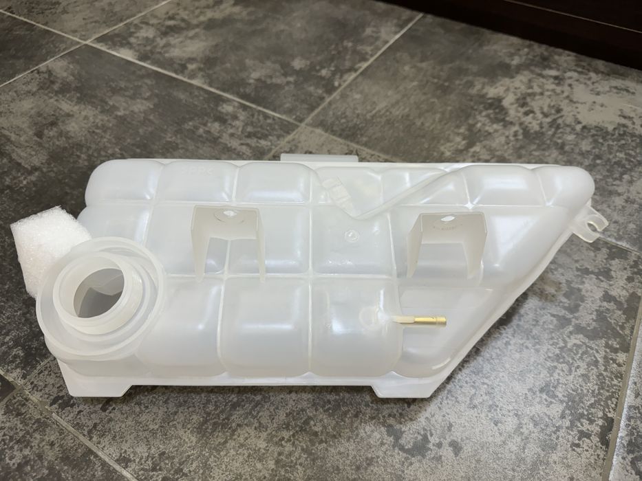 Расширительный бачок на ML 163