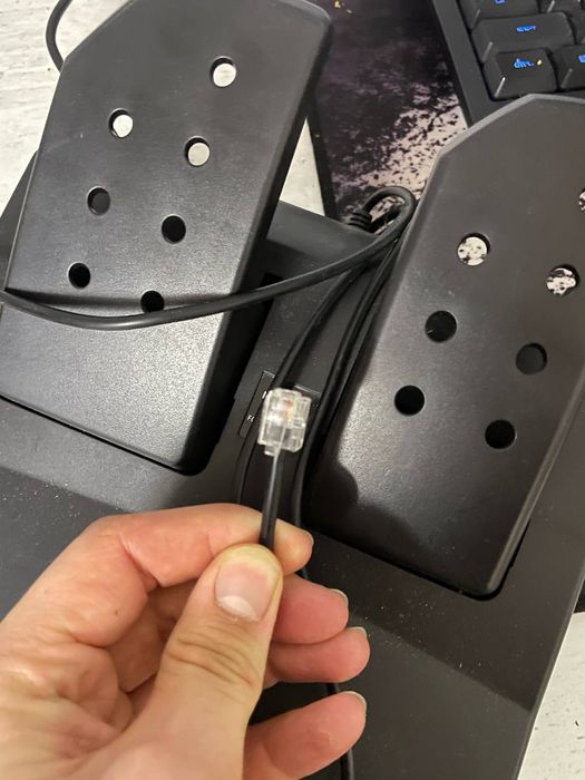 Игровой руль с педалями