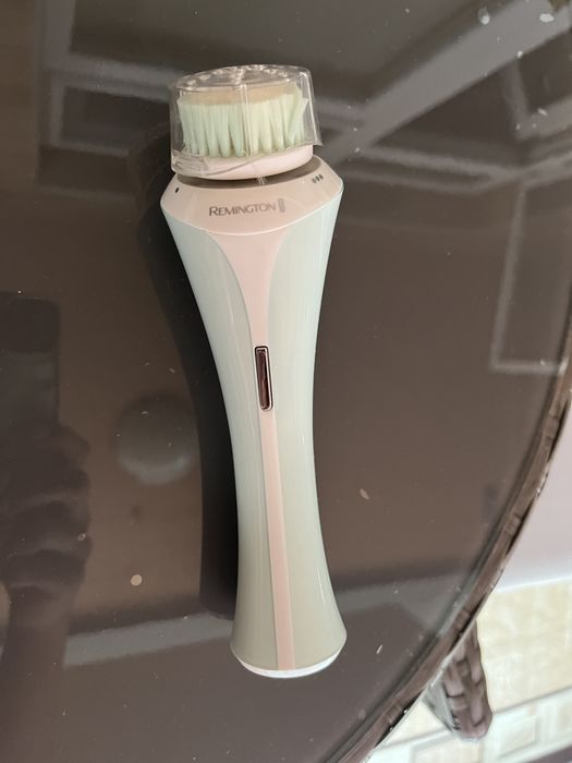 Четка за почистване на лице Remington