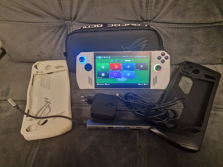 Asus ROG Ally Z1 Extreme 1TB+3 кейса, протектор и докинг стация