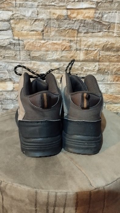 Adidas drumetie pentru femei marimea 37