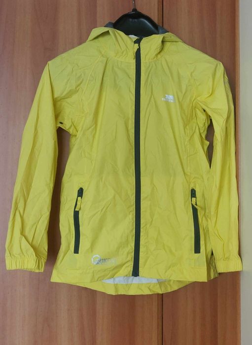 Geacă Trespass,rezistență la vânt și apă,nouă,Mar.134-140(9-10 ani)