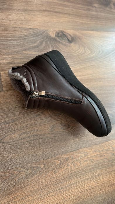 Продаю кожаные полусапожки