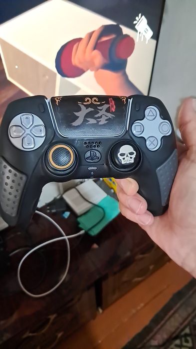 Продам приставку всё отлично работает есть игры на