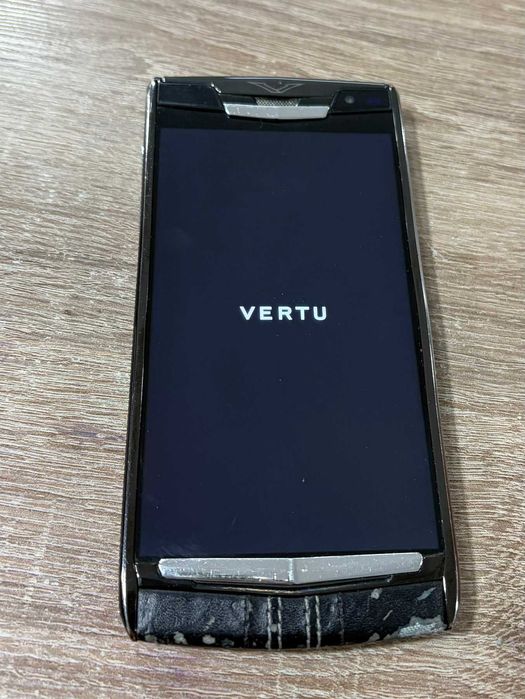 Vertu Signature Touch