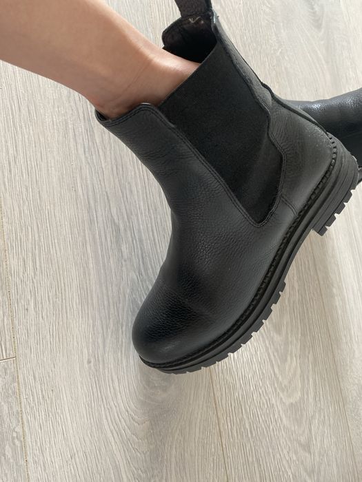 Зимние челси, почти новые