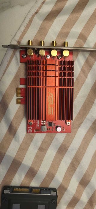 Placă Wireless PCI-E ASUS PCE-AC88 Wi-Fi AC3100 Dual-Band cu Bază Antene