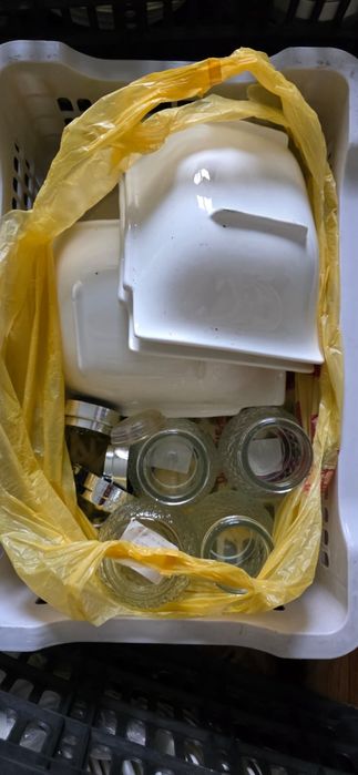 Продам посуду для столовой