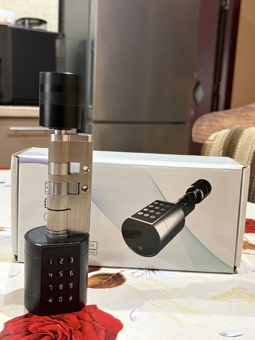 Cilindru inteligent SXS01 -BLACK 5 in 1 cu Amprenta/Cheie/Card/Parola/