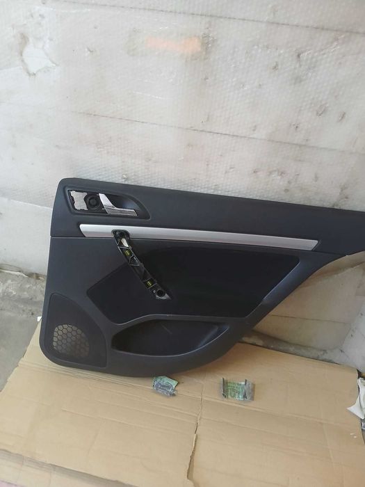 montaj lumini led, ambientale, senzori de parcare plafon instelat detailing polish faruri